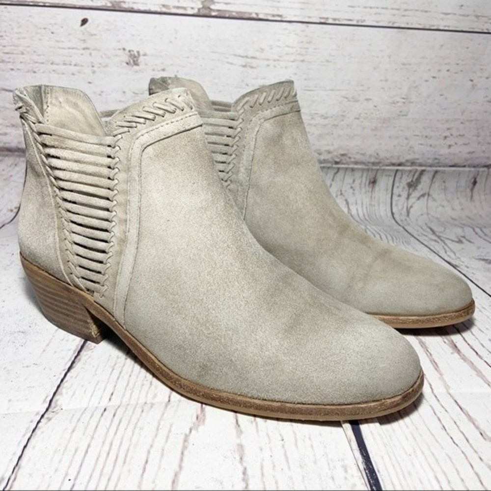 Vince Camuto Pippsy Gray Ankle Bootie Boots 7.5
